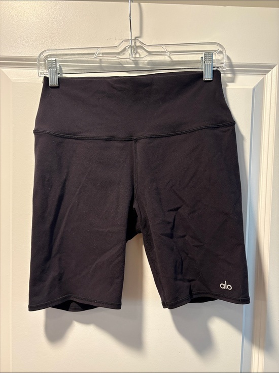 ALO Yoga Pants - ALO Yoga Black High-Rise Bike Shorts